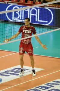 Cristian Savani allarga le braccia