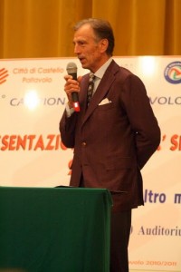 Joan Arveno (presenta)