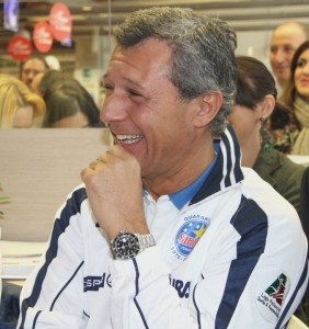 Cuello Claudio Cèsar (ride)