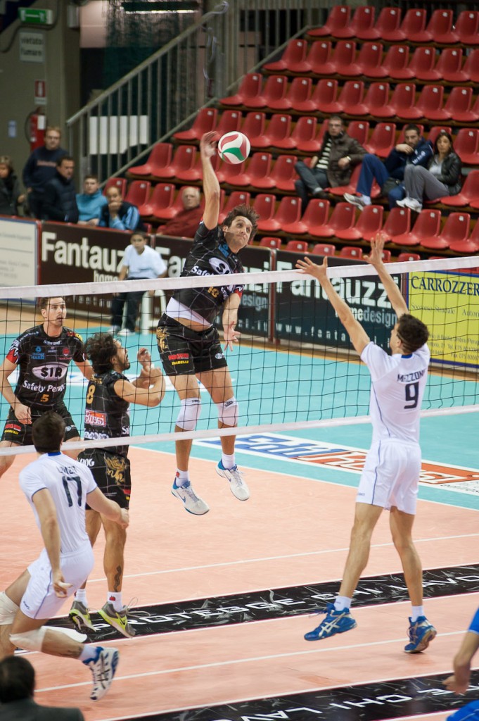 Curti Valerio (attacca) Curti Valerio (attacca)