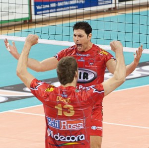 Tomasello Giacomo (esulta)