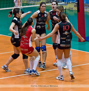 Gecom Security Corciano (abbraccio)