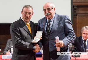 Ubaldo Passeri premiato da Ruggero Celani Ubaldo Passeri premiato da Ruggero Celani