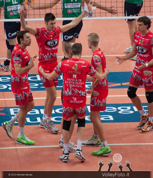 Sir Safety Perugia (abbraccio)