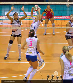 Gatto Eleonora (palleggia)