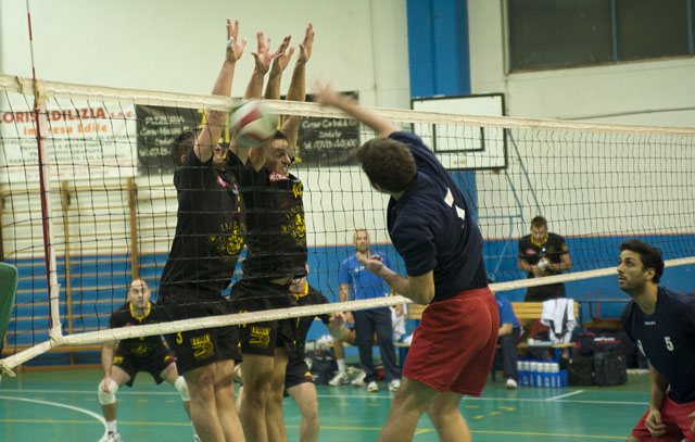 una fase del match tra Elicotteri Spoletini e New Font Mori Gubbio di serie D maschile