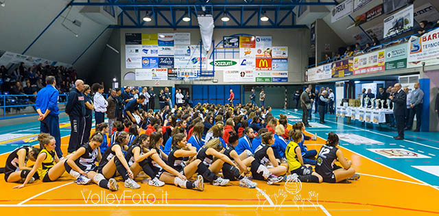 le squadre del 'Memorial Sulpizi' schierate sul taraflex di Bastia