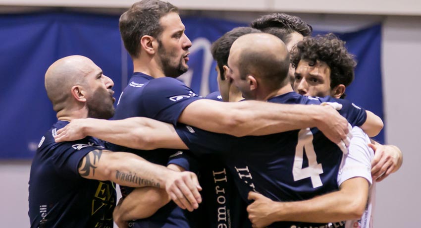 Emma Villas Chiusi (abbraccio)