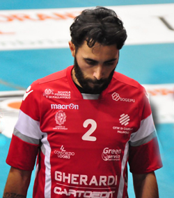 Marconi Enrico (riflette)