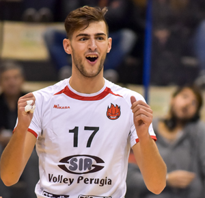 Russell Aaron (gioisce)