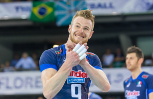 Zaytsev Ivan (applaude)