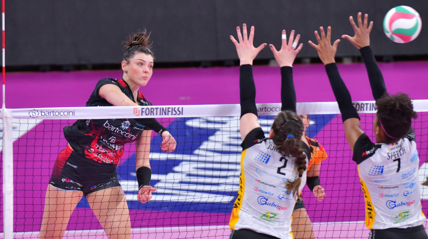 Montibeller Rosamaria (attacco)