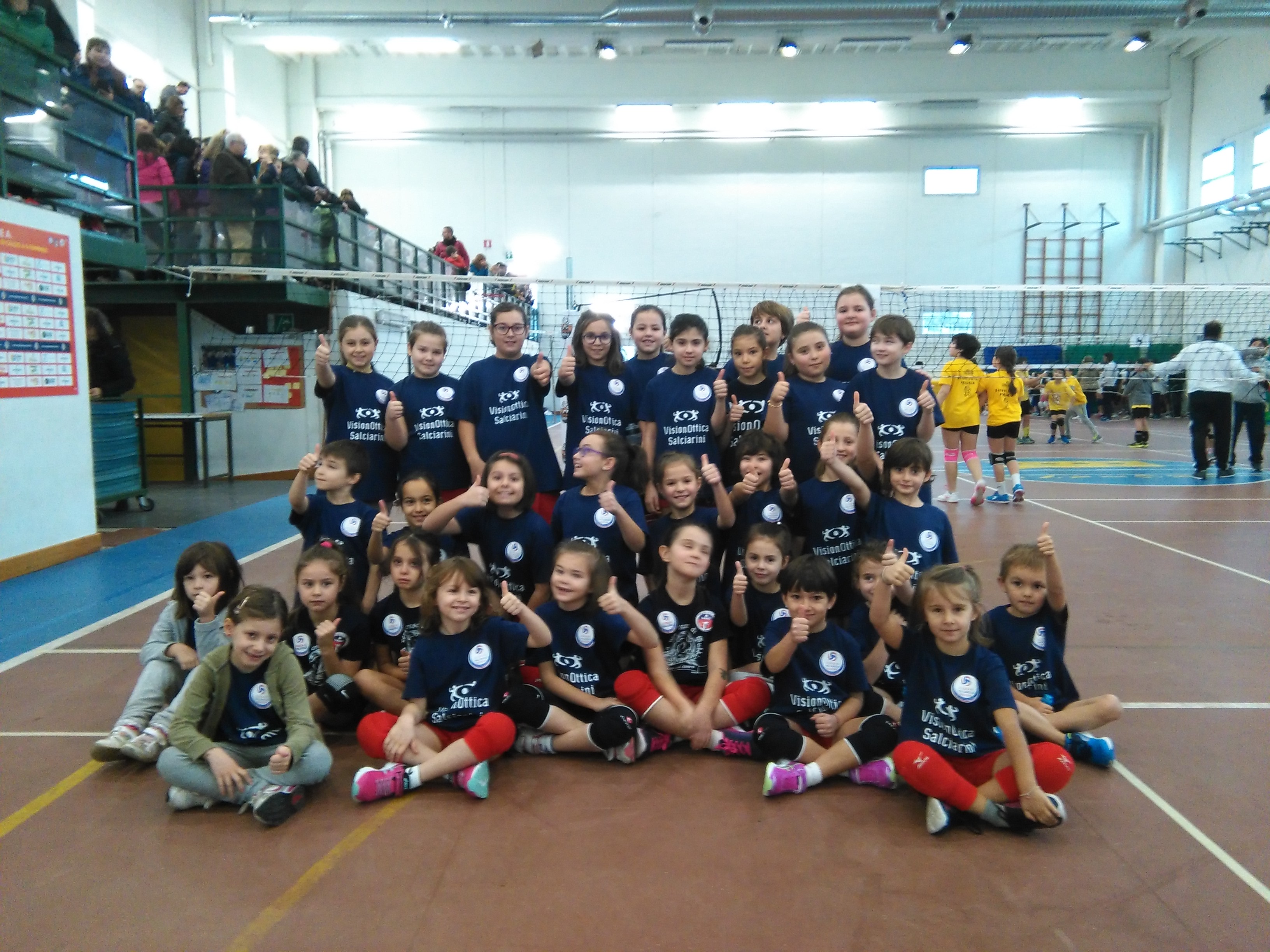 un gruppo del minivolley dell'Ikivium Gubbio