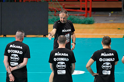 Grbic Nikola (spiega)