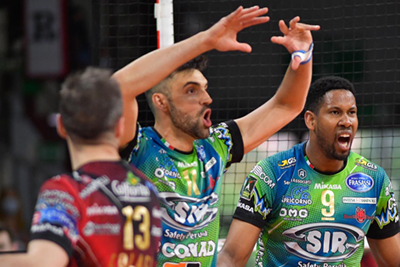 Solé-Leòn (esulta)