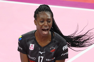 Nwakalor Linda (esulta)