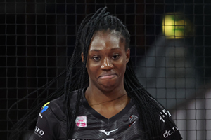 Nwakalor Linda (sorride)