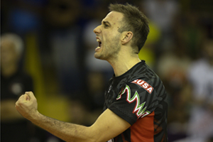 Colaci Massimo (esulta)