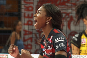 Montano Ivonee (esulta)