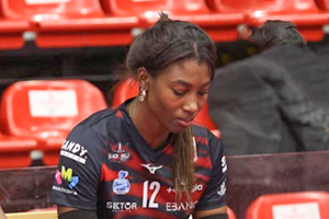 Montano Ivonee (triste)