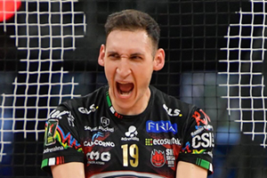 Russo Roberto (esulta)