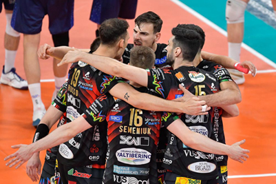 Sir Susa Vim Perugia (abbraccio)