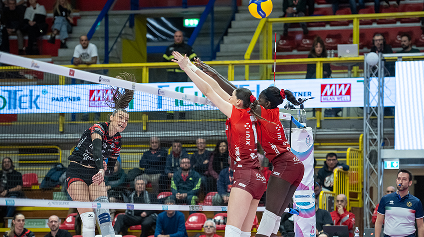 Ungureanu Adelina (attacco)