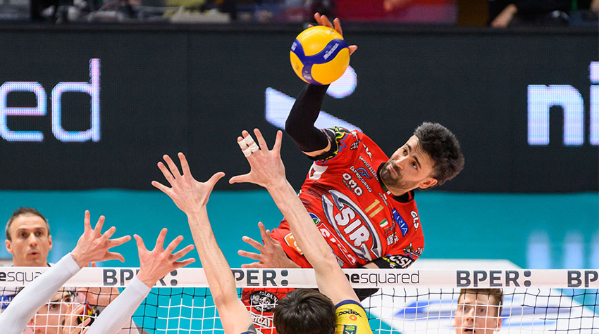 Sebastian Solé in attacco (foto Michele Benda)