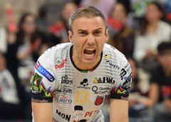 Colaci Massimo (esulta)