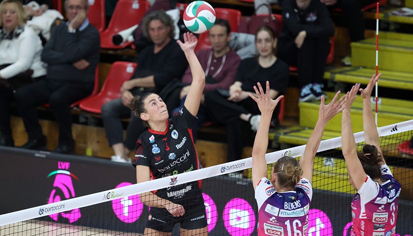 Perinelli Elena (attacco)