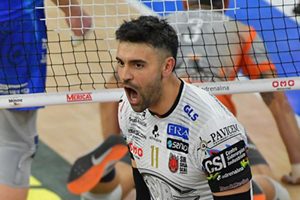 Sole Sebastian (esulta)