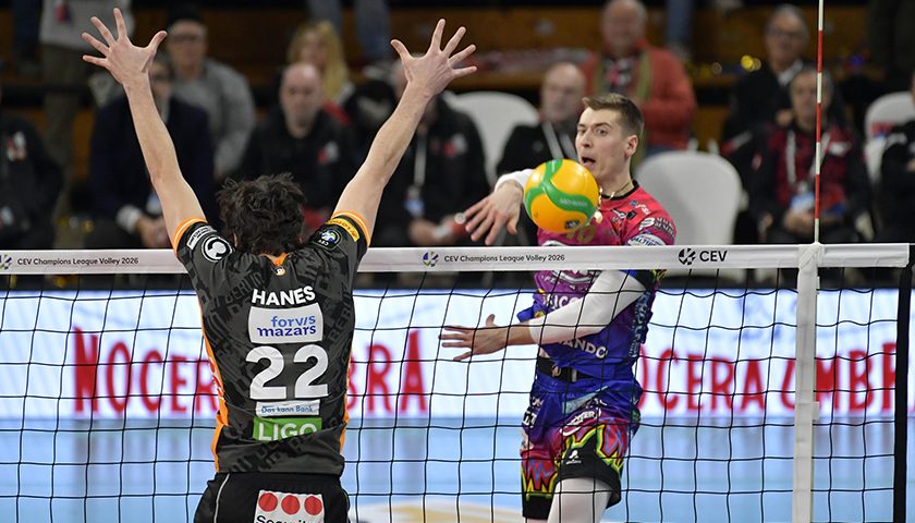 Semeniuk Kamil (chiude)