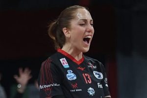 Gennari Giulia (esulta)