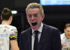 Lorenzetti Angelo (esulta)