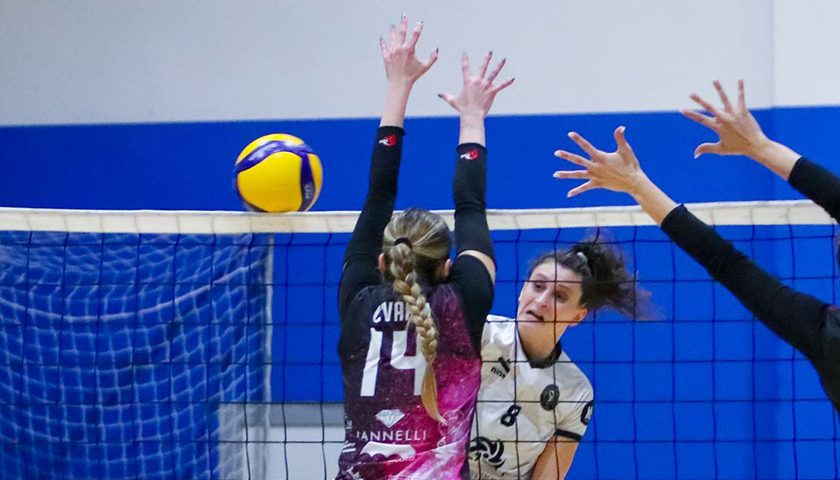 Viola Valentina (attacco)