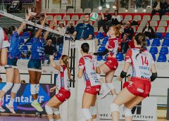 Grosse Scharmann Lena (attacca)